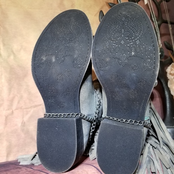 Upcycled long fringe boots - Picture 5 of 8